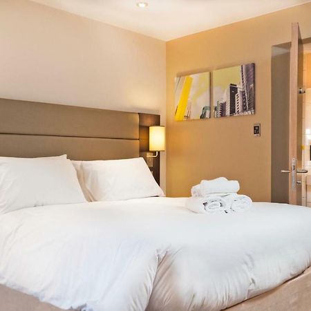 Newport Central Hotel Bagian luar foto