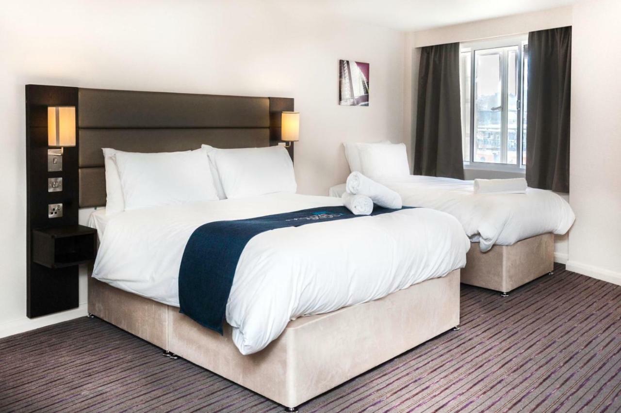 Newport Central Hotel Bagian luar foto