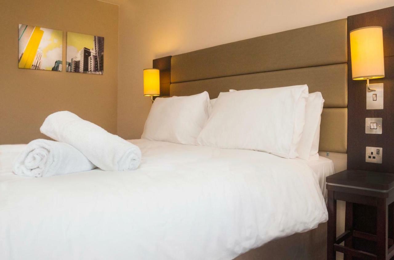 Newport Central Hotel Bagian luar foto